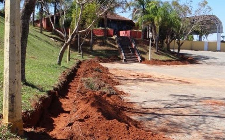 Iniciada a reforma da iluminação da Praça da Paz