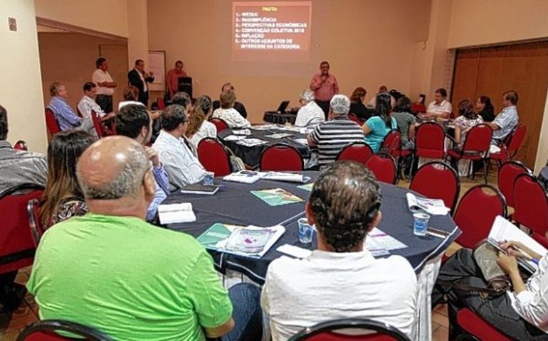 Escolas já sofrem com inadimplência