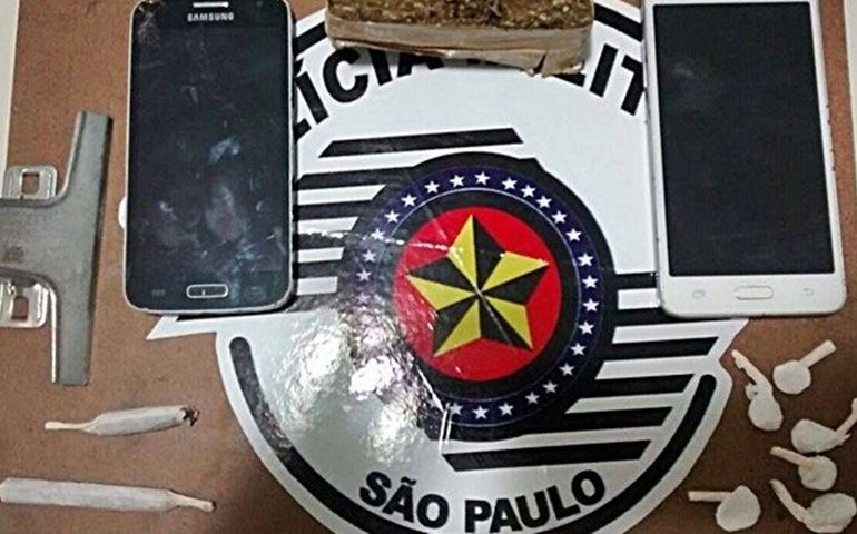 Casal é preso após jovem falar que escondia cocaína dentro da calcinha