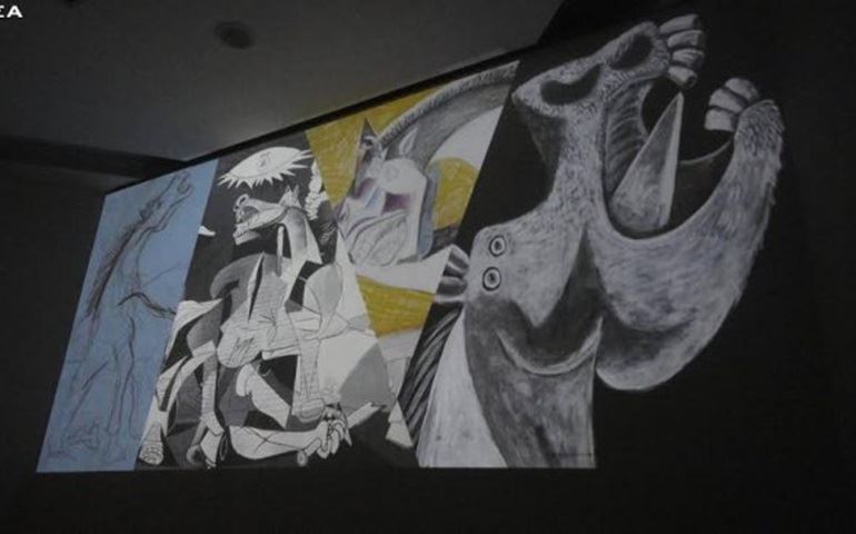 Alunos do curso de Artes da Frea visitam exposição e participam de circuito Arquitetônico