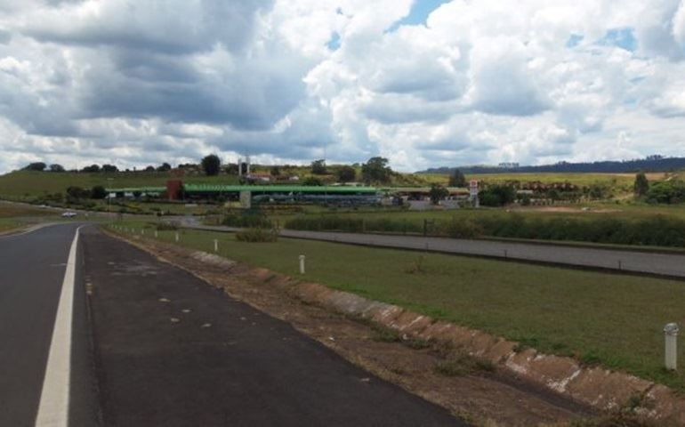 Funcionários do Posto Rodoserv quando ganham gorjetas tem que devolver 30% para a empresa.
