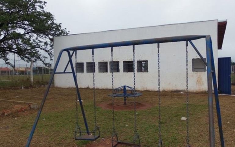 UM PATRIMÔNIO DO MUNICÍPIO ABANDONADO