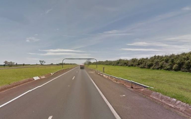 Homem morre atropelado em acostamento de rodovia