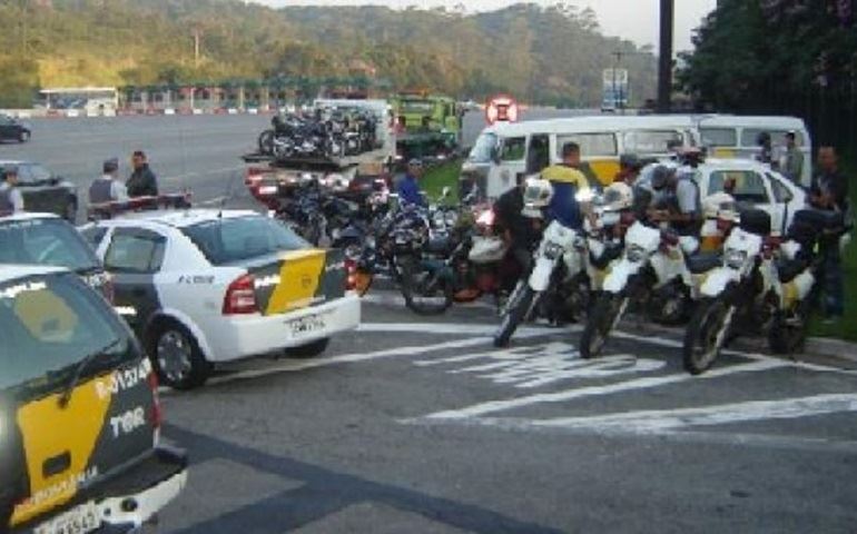 Polícia Rodoviária em conjunto com fiscais da Receita Federal realizaram a operação Impacto Total.