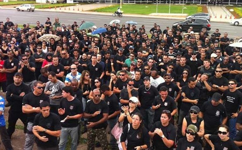 A greve dos agentes penitenciarios do Estado de S. Paulo.