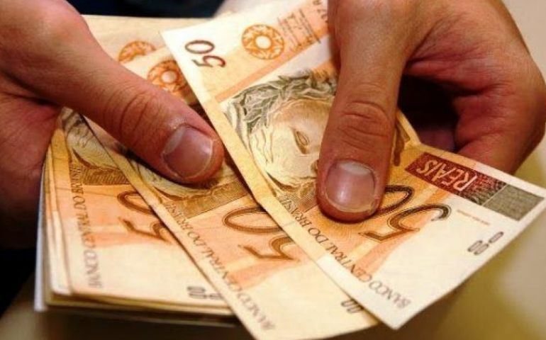 Prefeitura paga funcionários hoje, dia 10