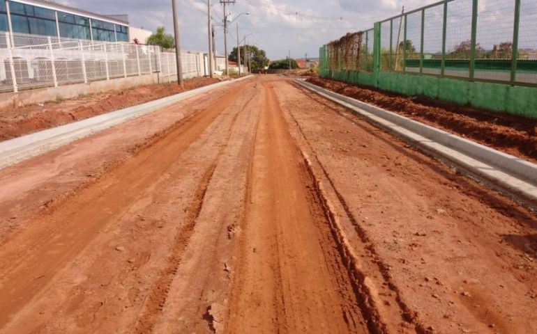 Prefeitura pavimenta rua no Jardim Europa