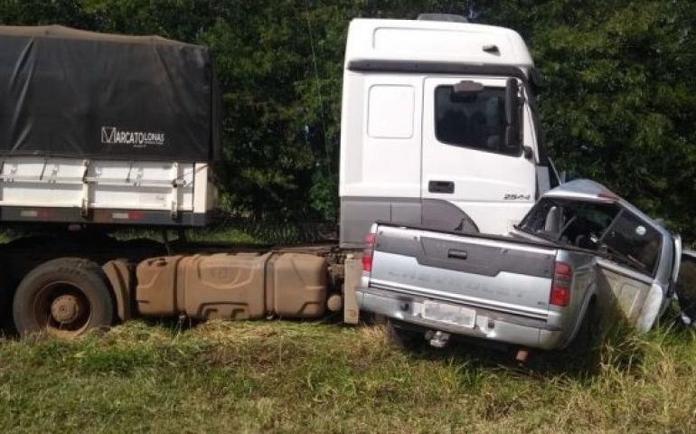 CASAL MORRE EM COLISÃO NA SP-255 EM AVARÉ