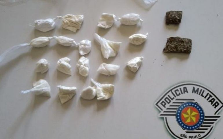 TRAFICANTE É SURPREENDIDO PELA PM QUANDO SAÍA DE CASA EM AVARÉ