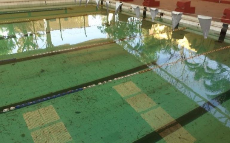 Reclamação da falta de atividades na piscina Municipal de Avaré