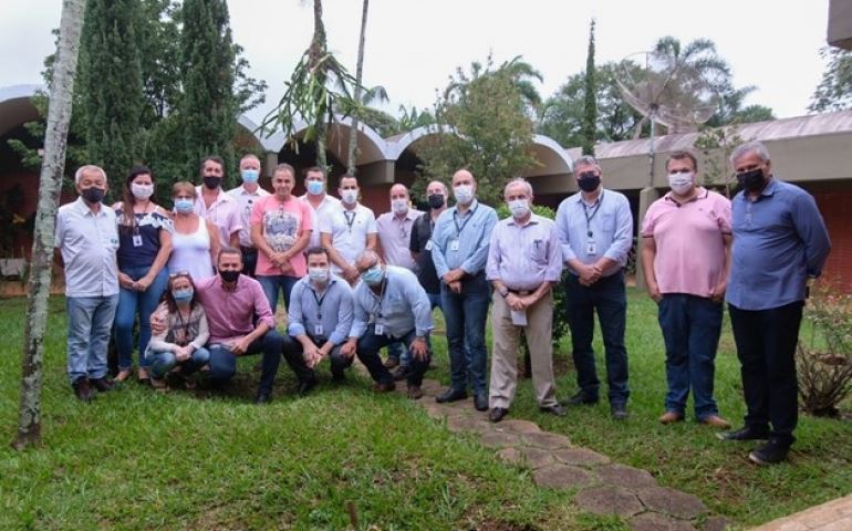 Núcleo de Produção de Sementes de Avaré recebe visita de Secretário da Agricultura
