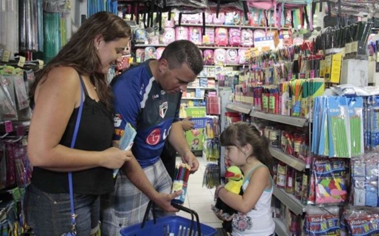 Contas extras de janeiro custam até metade do orçamento familiar