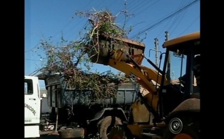Projeto Cidade Limpa recolhe materiais de casas em Iaras