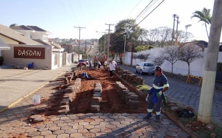 Av. Gilberto Filgueiras é preparada para receber asfaltamento