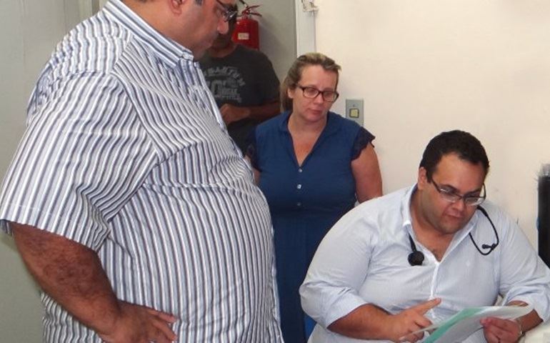 Poio visita Pronto Socorro e obra da UPA