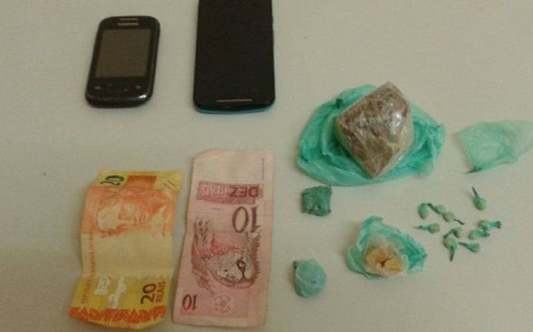 POLÍCIA MILITAR PRENDE UMA PESSOA PELO CRIME DE TRÁFICO DE DROGAS NA CIDADE DE AVARÉ/SP