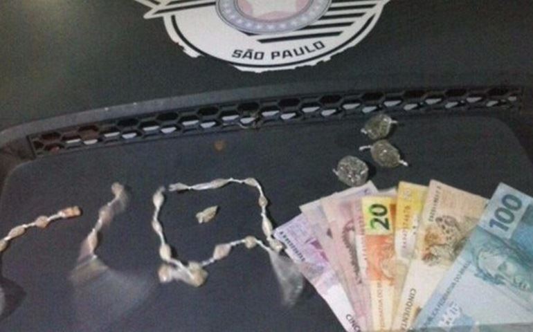 Dupla é detida com porções de crack e maconha em Avaré
