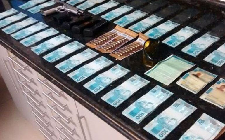 Dupla tenta subornar policiais e é presa por corrupção ativa em Avaré