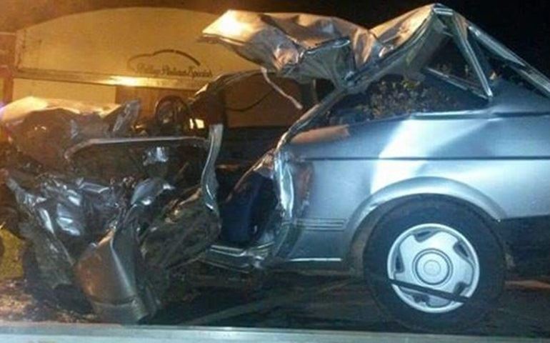 Duas pessoas morrem e uma fica em estado grave em acidente em rodovia