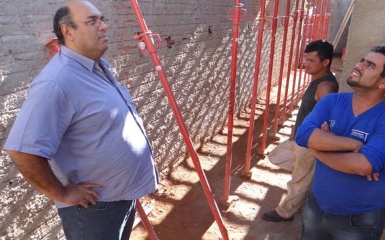 Prefeito vistoria obra da UBS do Bairro Ipiranga 