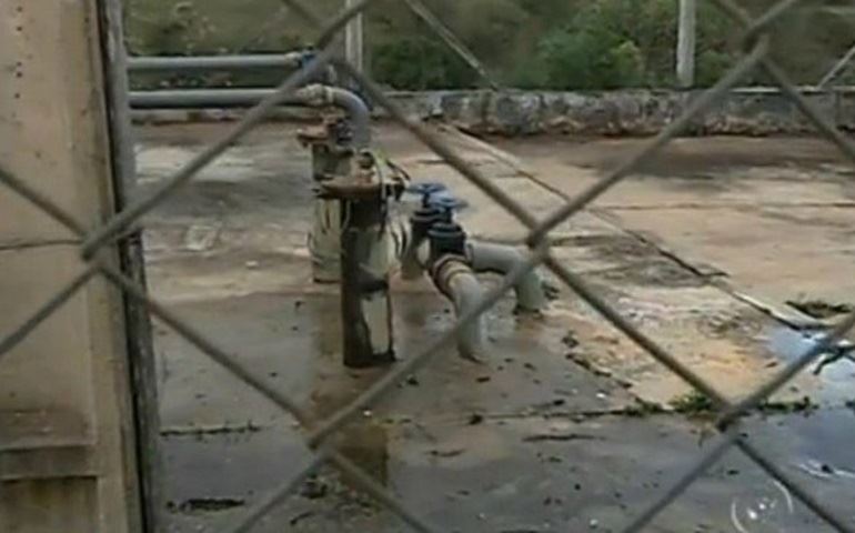 Moradores cobram implantação de rede de água em bairro de Angatuba