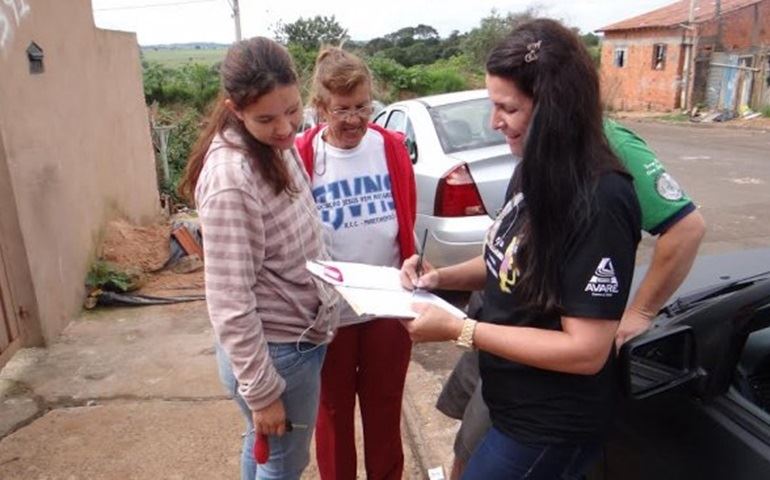 Cai o número de notificações de casos de dengue em Avaré 
