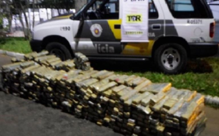 POLÍCIA MILITAR RODOVIÁRIA APREENDE 908,000 KG DE MACONHA