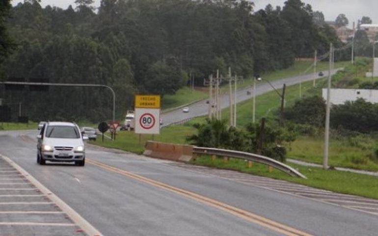 Rodovia João Mellão tem Operação ?Pare e Siga?