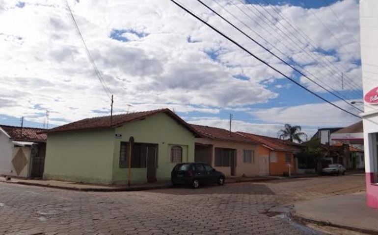 Rua Prefeito Romeu Bretas passará a ser mão única