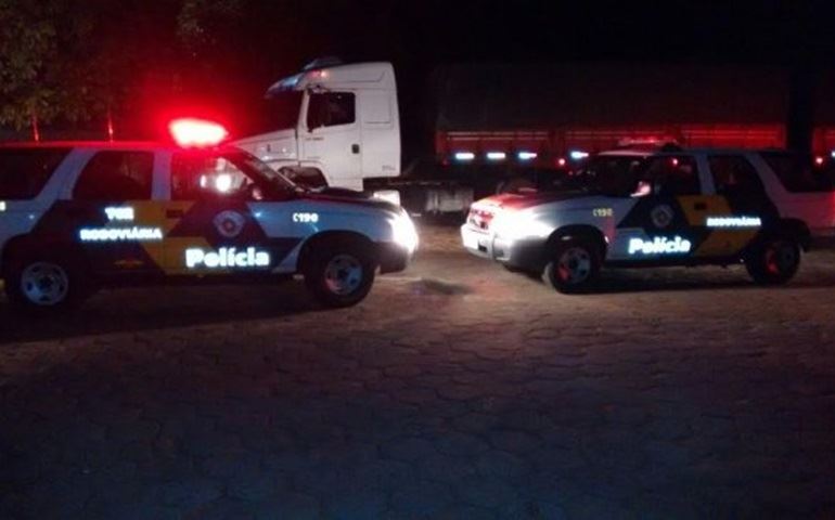 Trabalho em conjunto entre policiais militares rodoviários de Avaré e Ourinhos resulta em apreensão 