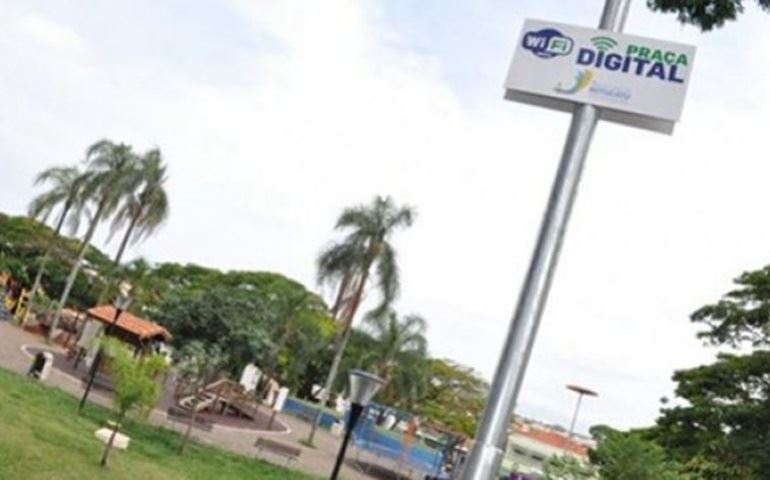 Sinal de internet grátis chega a mais duas praças em Botucatu