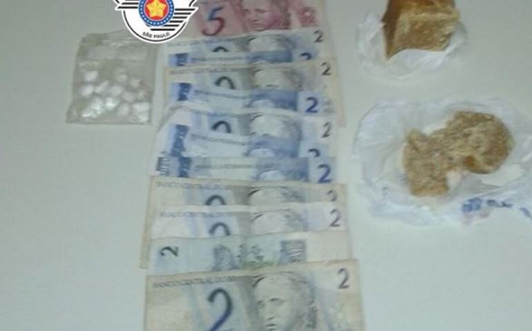 POLÍCIA MILITAR PRENDE UMA PESSOA PELO CRIME TRÁFICO DE DROGAS NA CIDADE DE AVARÉ
