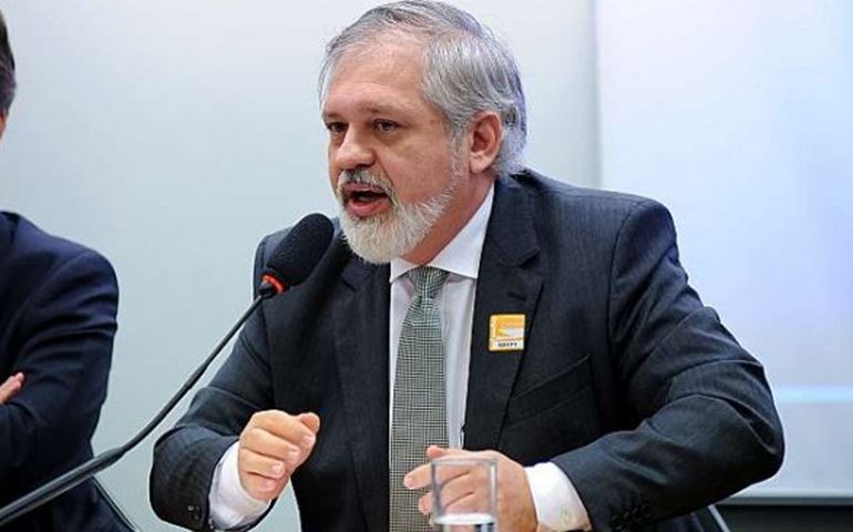 Algumas cidades poderão ficar sem sinal de TVs públicas
