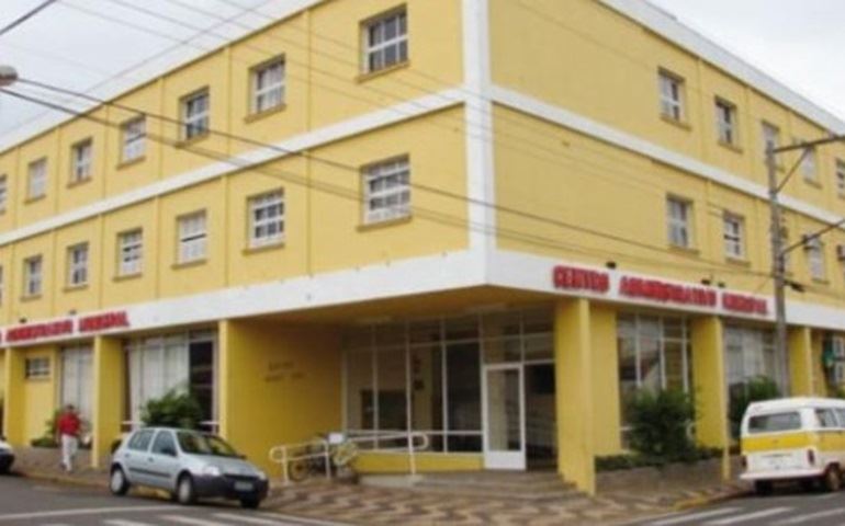 Telefones do Centro Administrativo de Avaré operando no sistema Pai de Santo