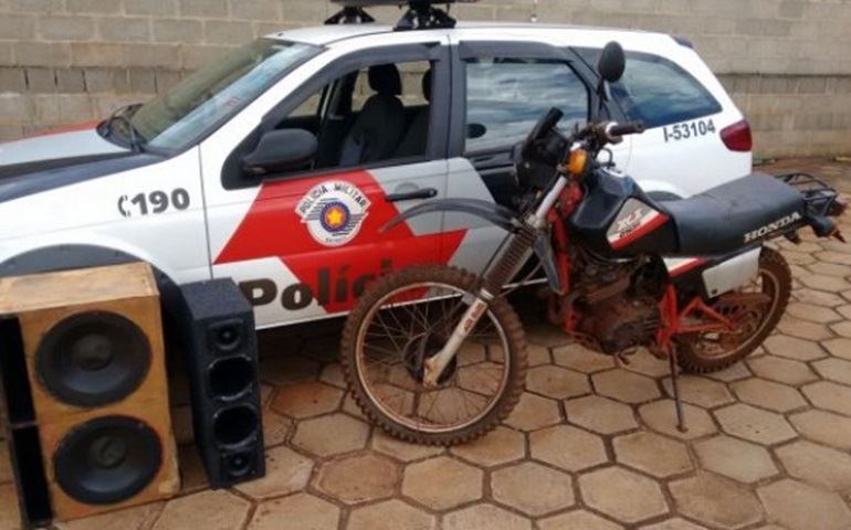 PM de Arandu apreende jovens que praticavam furto na cidade