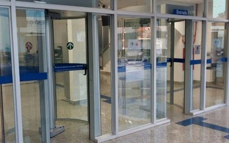 Segurança é preso por denúncia de constranger deficiente em banco