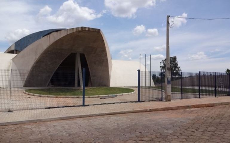 A EMPRESA EURO DARÁ CONTINUIDADE A CONSTRUÇÃO DA CÃMARA MUNICIPAL