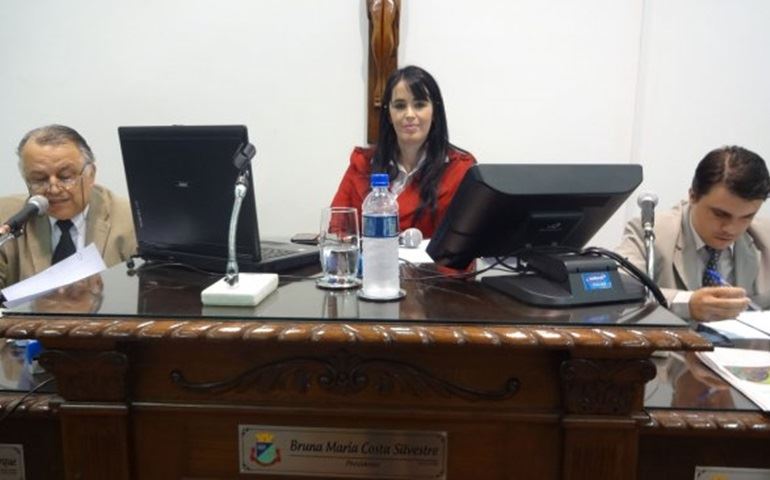 Bruna Silvestre pede cópia de contratos de locação