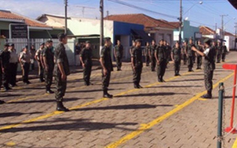 A Vigilância Sanitária realiza palestra de combate à dengue no Tiro de Guerra de Avaré