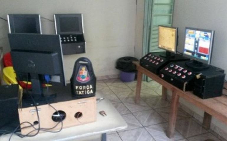 PM Apreende 07 máquinas Caça níqueis em Avaré