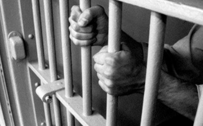 Homens são presos por tráfico de drogas na Vila da Paz em Itaí