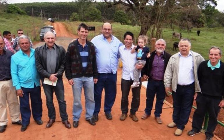 Prefeituras de Avaré e Itatinga inauguram ponte em bairro rural 