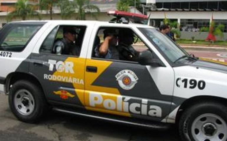 POLÍCIA MILITAR RODOVIÁRIA APREENDE 2,130 KG DE FOLHAS DE COCA