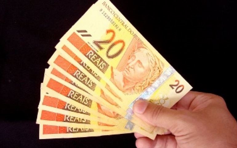 Seguro-desemprego sobe 5,56% e passa a ter teto de R$ 1.304,63