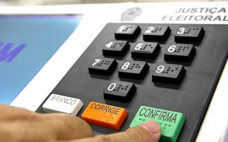 Dilma tem apoio de 16 dos 28 que disputam 2º turno; 10 apoiam Aécio