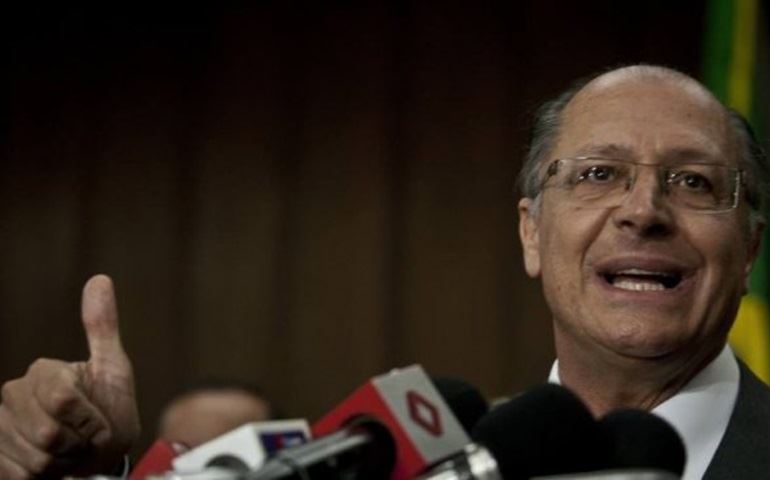 Alckmin congela R$ 6,9 bilhões do orçamento do Estado