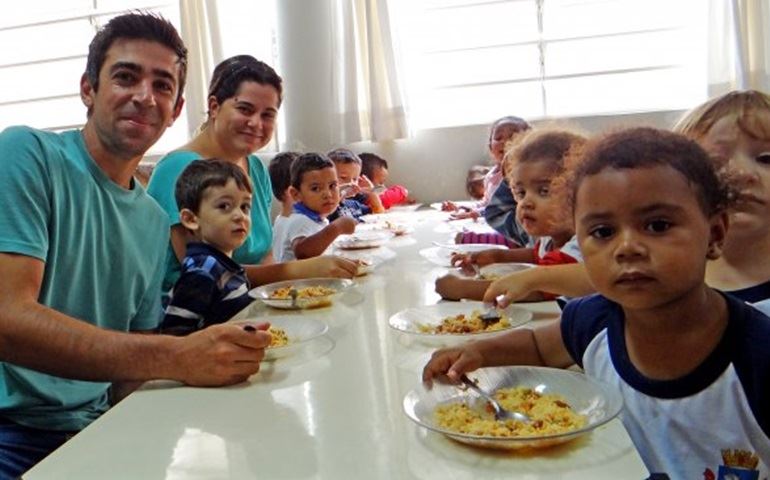 Frutas e cereais enriquecem o cardápio escolar