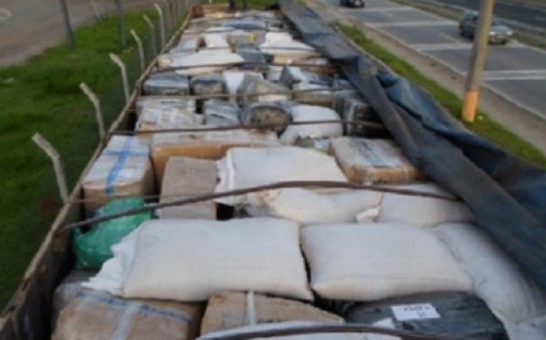 POLÍCIA MILITAR RODOVIÁRIA APREENDEM 81CAIXAS DE APARELHOS ELETRÔNICOS SEM NOTAS FISCAL