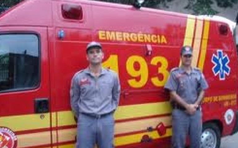 TENTOU SUICIDIO