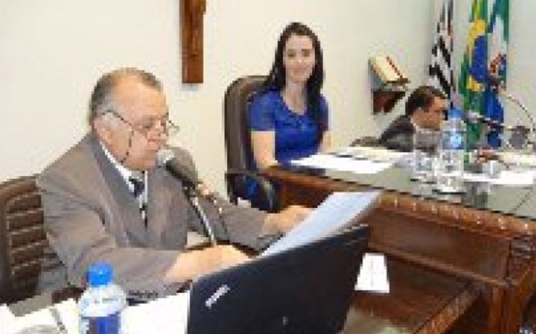 BRUNA SILVESTRE SOLICITA AO PREFEITO FAZER UM GUIA DE ORIENTAÇÃO AO TURISTA.